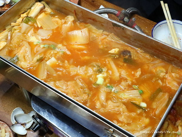 店小二串燒燒肉:台中美食│店小二串燒vs燒肉(忠明店)〃台中大宵夜推薦!浮誇系列鴛鴦火鍋驚豔登場!