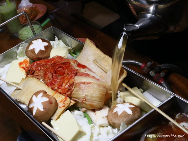 店小二串燒燒肉:台中美食│店小二串燒vs燒肉(忠明店)〃台中大宵夜推薦!浮誇系列鴛鴦火鍋驚豔登場!