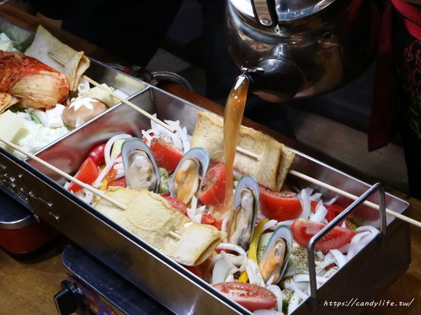 店小二串燒燒肉:台中美食│店小二串燒vs燒肉(忠明店)〃台中大宵夜推薦!浮誇系列鴛鴦火鍋驚豔登場!