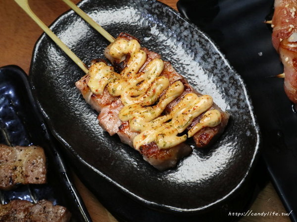 店小二串燒燒肉:台中美食│店小二串燒vs燒肉(忠明店)〃台中大宵夜推薦!浮誇系列鴛鴦火鍋驚豔登場!