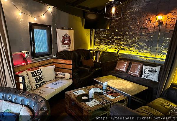 【信義區美式餐酒館】鬧區角落的溫馨小窩 │角窩美式餐酒館微醮