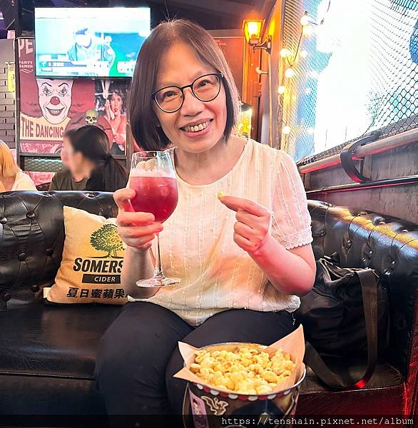 【信義區美式餐酒館】鬧區角落的溫馨小窩 │角窩美式餐酒館微醮