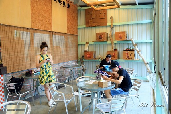 貓尾巴咖啡館：【花蓮美食】鯉魚潭旁的療癒貓咖啡店，看山望海的好去處：貓尾巴咖啡