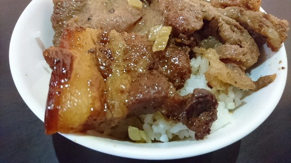 博義師燒肉飯(自由店):高雄~博義師燒肉飯(自由店)~傳承五十年飄香在地小吃~