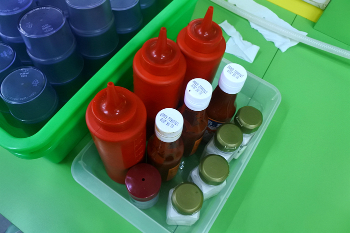 【台南市-東區】成大學區百元平價大口厚切排餐,創意排餐獨特好滋味,免費加麵飲料隨你喝