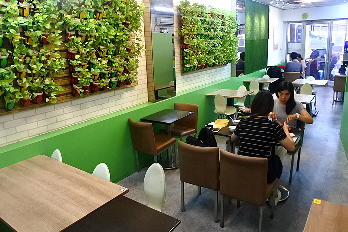 【台南市-東區】成大學區百元平價大口厚切排餐,創意排餐獨特好滋味,免費加麵飲料隨你喝