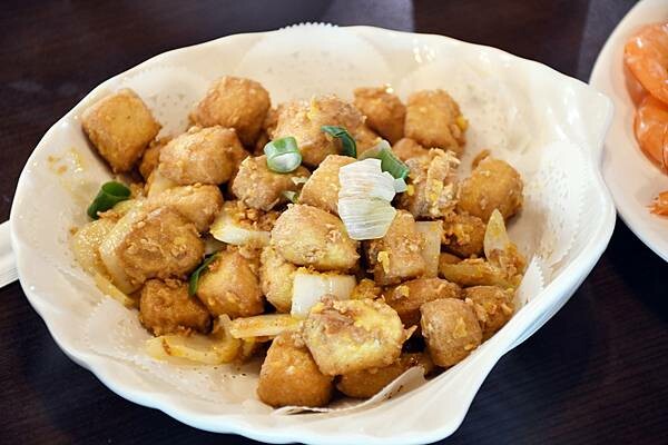 到墾丁旅遊必吃的人氣海產店!【咱的海產店】沒訂位還吃不到喔!多種海鮮、鮮味一次上足※有停車場※恆春美食