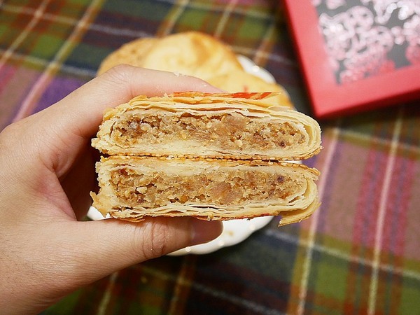 吉圓品鮮餅舖：吉圓品鮮餅舖-清水拌手禮  中秋禮盒新選擇  兼具傳統口味與創新風貌  送禮自用兩相宜