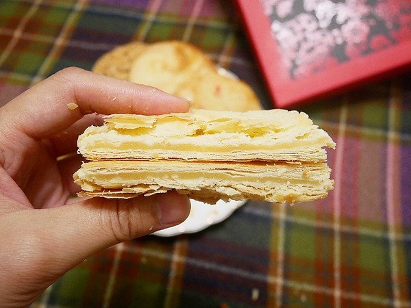 吉圓品鮮餅舖：吉圓品鮮餅舖-清水拌手禮  中秋禮盒新選擇  兼具傳統口味與創新風貌  送禮自用兩相宜