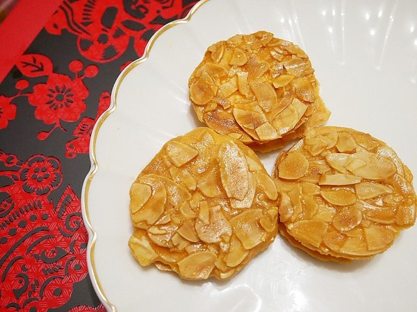 吉圓品鮮餅舖：吉圓品鮮餅舖-清水拌手禮  中秋禮盒新選擇  兼具傳統口味與創新風貌  送禮自用兩相宜