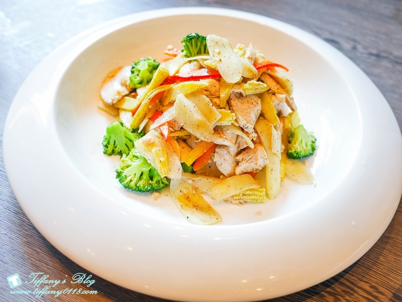 [美食.台北] 叁和院台灣風格飲食(參和院三店/大直形象店)台菜餐廳。繼微風南京店推出龍捲風排骨飯後再推出大直店限定的水噹噹鹹水雞~刺蝟叉燒包跟超級大力菇還有彩虹銀絲卷都超吸晴!!