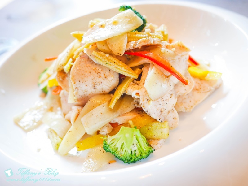 [美食.台北] 叁和院台灣風格飲食(參和院三店/大直形象店)台菜餐廳。繼微風南京店推出龍捲風排骨飯後再推出大直店限定的水噹噹鹹水雞~刺蝟叉燒包跟超級大力菇還有彩虹銀絲卷都超吸晴!!