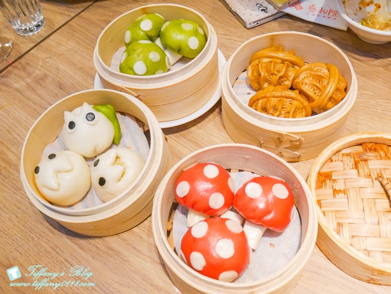 [美食.台北] 叁和院台灣風格飲食(參和院三店/大直形象店)台菜餐廳。繼微風南京店推出龍捲風排骨飯後再推出大直店限定的水噹噹鹹水雞~刺蝟叉燒包跟超級大力菇還有彩虹銀絲卷都超吸晴!!