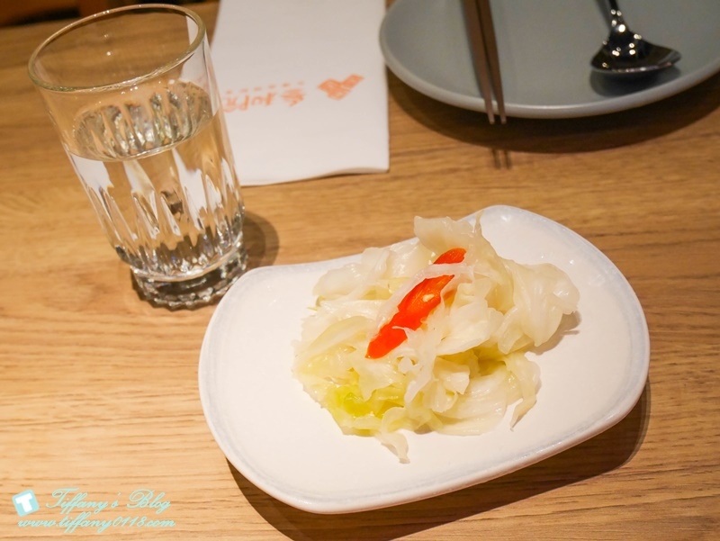 [美食.台北] 叁和院台灣風格飲食(參和院三店/大直形象店)台菜餐廳。繼微風南京店推出龍捲風排骨飯後再推出大直店限定的水噹噹鹹水雞~刺蝟叉燒包跟超級大力菇還有彩虹銀絲卷都超吸晴!!