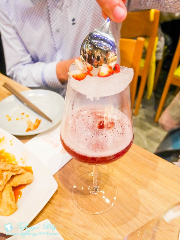 [美食.台北] 叁和院台灣風格飲食(參和院三店/大直形象店)台菜餐廳。繼微風南京店推出龍捲風排骨飯後再推出大直店限定的水噹噹鹹水雞~刺蝟叉燒包跟超級大力菇還有彩虹銀絲卷都超吸晴!!