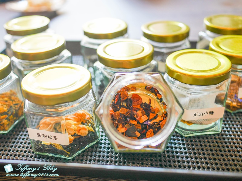 [美食.台北] 叁和院台灣風格飲食(參和院三店/大直形象店)台菜餐廳。繼微風南京店推出龍捲風排骨飯後再推出大直店限定的水噹噹鹹水雞~刺蝟叉燒包跟超級大力菇還有彩虹銀絲卷都超吸晴!!