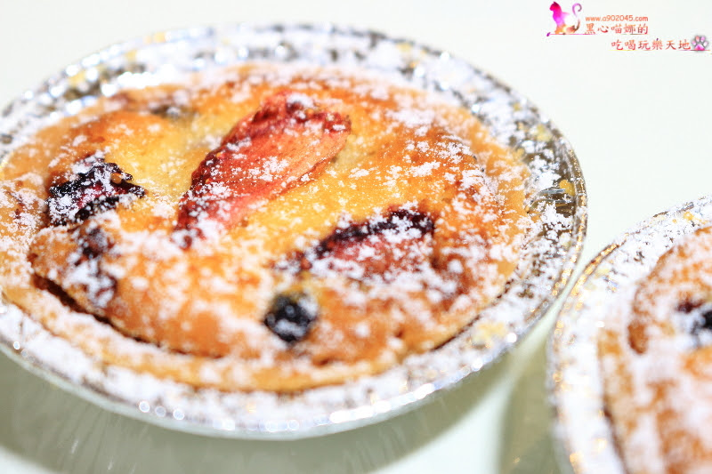 高雄新興區︱口口好吃工作室　吃過嗎？有著梔子花香的彩虹乳酪蛋糕～