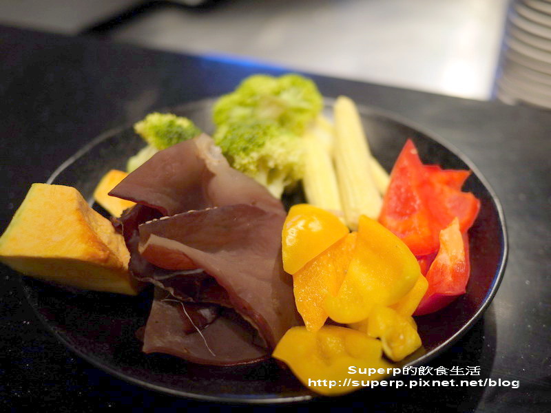 [餐廳食記]台北大直的八海精緻鍋物料理之海鮮吃到飽