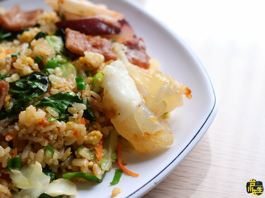 台南海鮮炒飯／海陸饗宴一次滿足／當日採買新鮮食材／現點現做趕時間不要來／庭園式空間綠意盎然／連外國人都愛吃