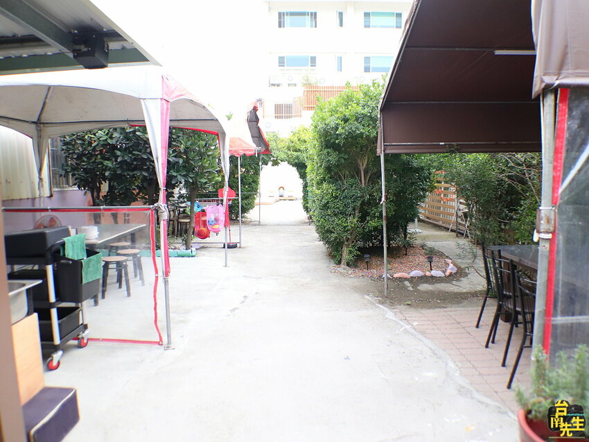 台南海鮮炒飯／海陸饗宴一次滿足／當日採買新鮮食材／現點現做趕時間不要來／庭園式空間綠意盎然／連外國人都愛吃