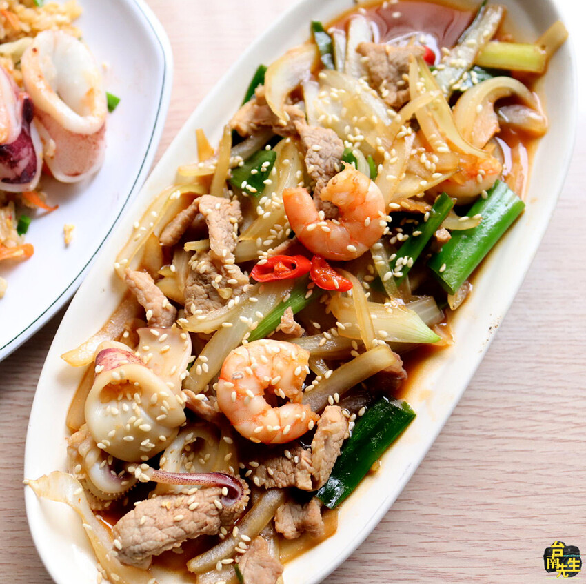 台南海鮮炒飯／海陸饗宴一次滿足／當日採買新鮮食材／現點現做趕時間不要來／庭園式空間綠意盎然／連外國人都愛吃