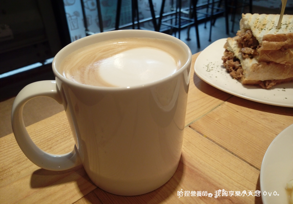 【台北信義】《豐滿信義世貿店》美式風格早午餐、下午茶,種類選擇豐富,悠閒地渡過午後時光吧❤近捷運台北101/世貿站