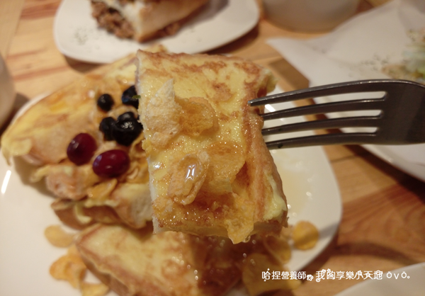 【台北信義】《豐滿信義世貿店》美式風格早午餐、下午茶,種類選擇豐富,悠閒地渡過午後時光吧❤近捷運台北101/世貿站