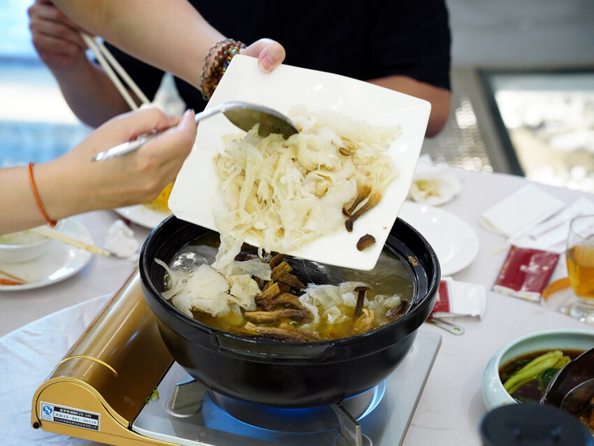 台南辦桌推薦│洪廚喜宴心得分享│辦桌也能吃到儀式感│真鯛刺身