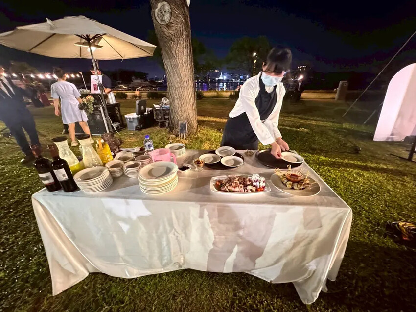 台南婚宴推薦│洪廚喜宴│夢幻戶外花系婚禮│絕美佈置＋創意辦桌