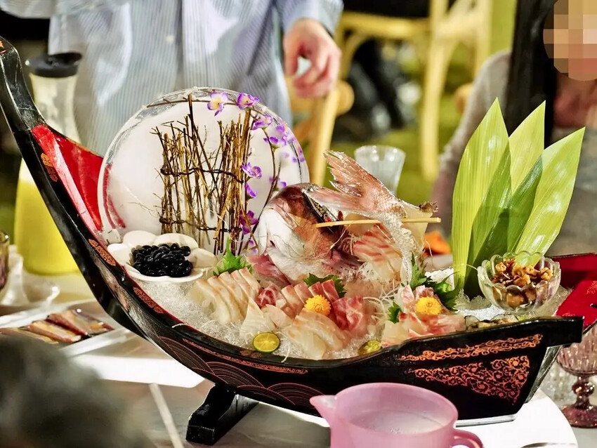 台南婚宴推薦│洪廚喜宴│夢幻戶外花系婚禮│絕美佈置＋創意辦桌