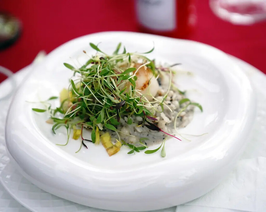 台南首創法式辦桌,洪廚喜宴把法式餐廳搬到辦桌來了!尾牙穿得美 台南首創法式辦桌,洪廚喜宴把法式餐廳搬到辦桌來了!尾牙穿得美