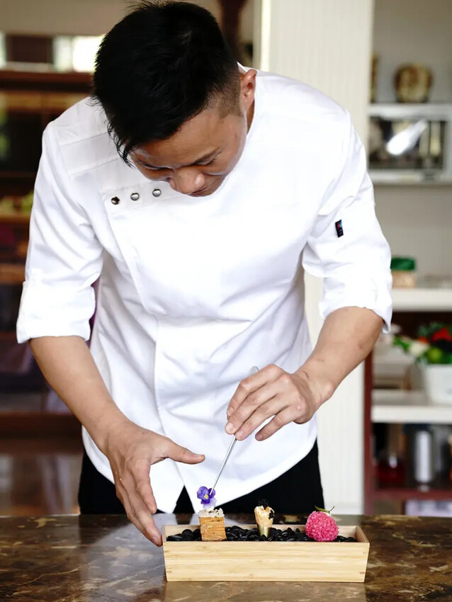 台南首創法式辦桌,洪廚喜宴把法式餐廳搬到辦桌來了!尾牙穿得美 台南首創法式辦桌,洪廚喜宴把法式餐廳搬到辦桌來了!尾牙穿得美