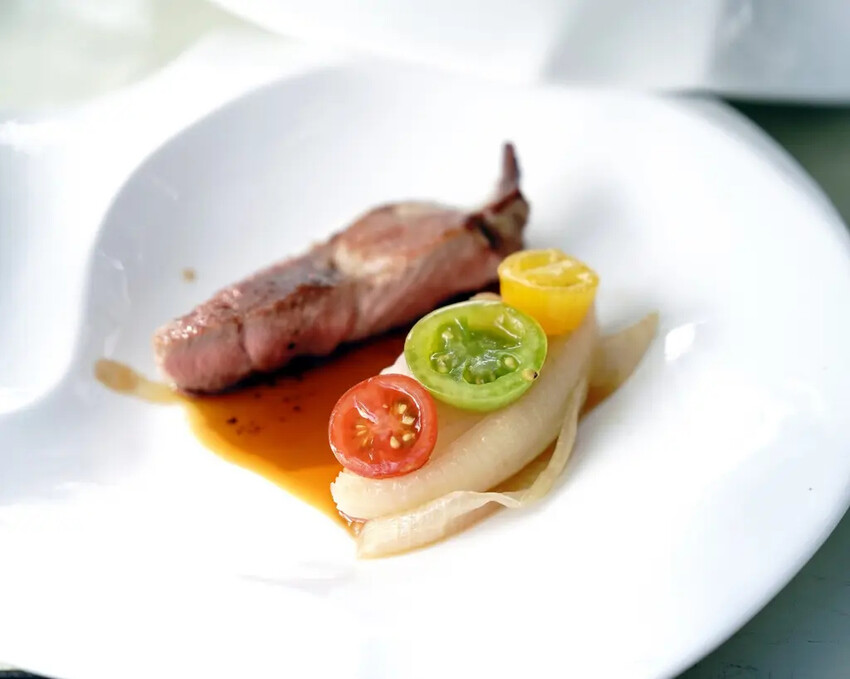 台南首創法式辦桌,洪廚喜宴把法式餐廳搬到辦桌來了!尾牙穿得美 台南首創法式辦桌,洪廚喜宴把法式餐廳搬到辦桌來了!尾牙穿得美