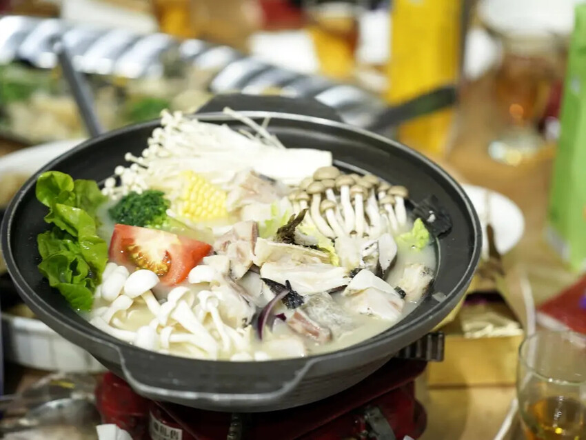 高雄尾牙分享│高雄展覽館辦桌盛宴│龍蝦禮物盒太吸睛│洪廚喜宴