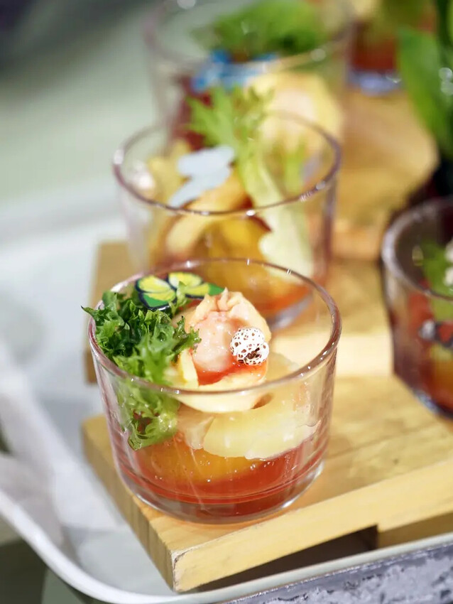 高雄尾牙分享│高雄展覽館辦桌盛宴│龍蝦禮物盒太吸睛│洪廚喜宴