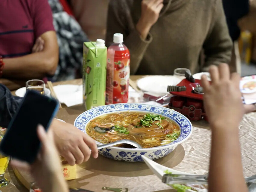 高雄尾牙分享│高雄展覽館辦桌盛宴│龍蝦禮物盒太吸睛│洪廚喜宴