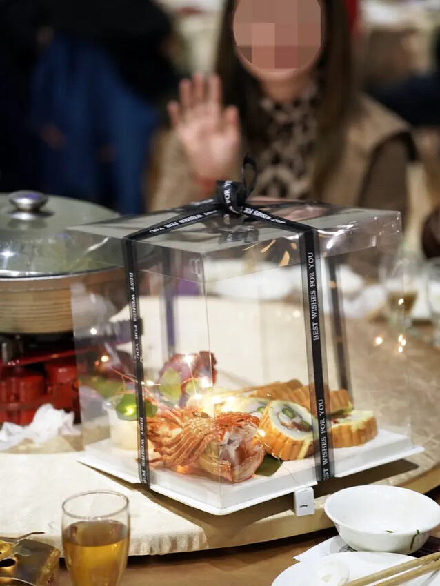 高雄尾牙分享│高雄展覽館辦桌盛宴│龍蝦禮物盒太吸睛│洪廚喜宴