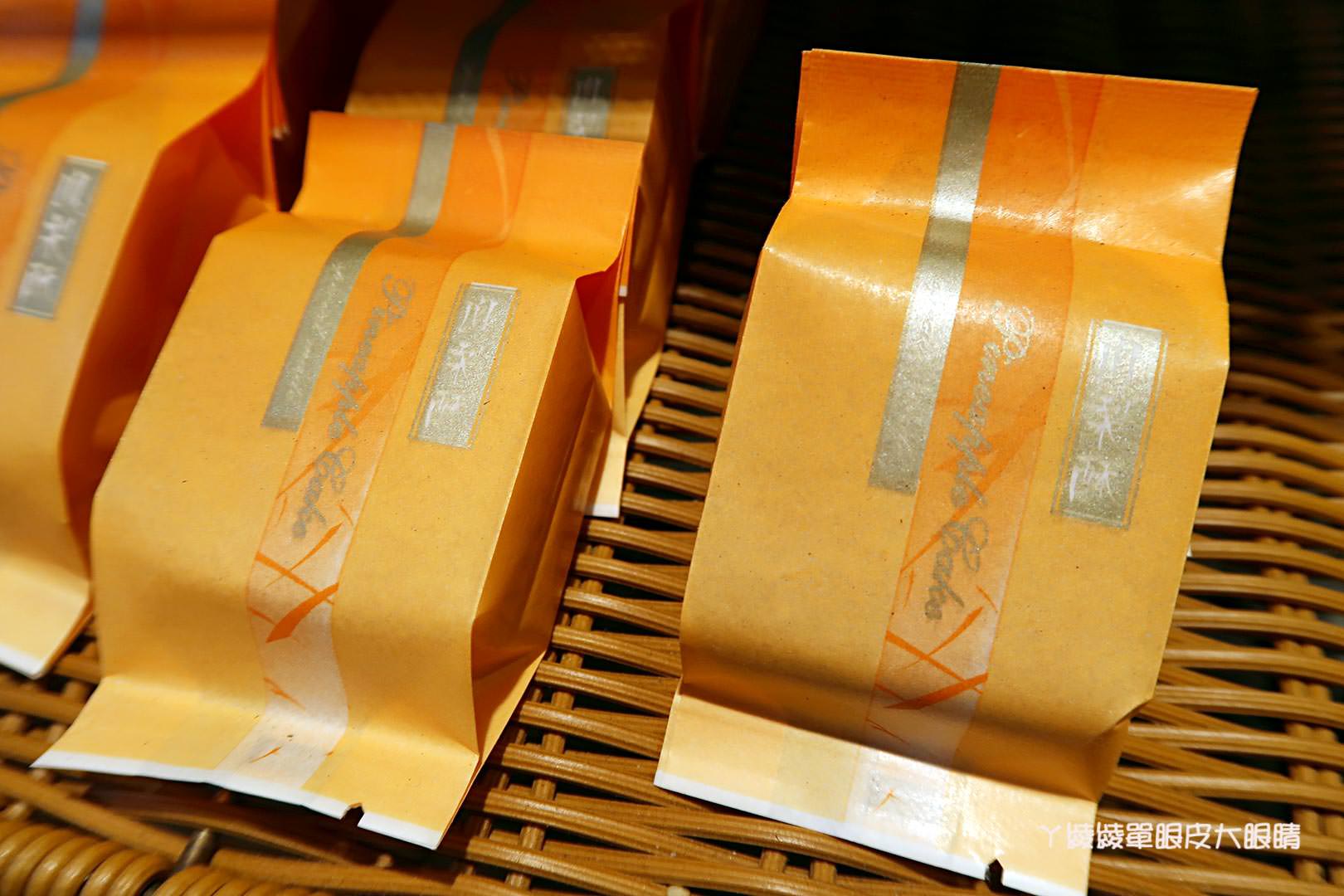 新竹好吃油飯推薦《美芳餅舖》,過年伴手禮盒就選飄香七十年老字號餅舖,蛋黃酥|綠豆椪|竹塹餅|古早味傳統肉粽