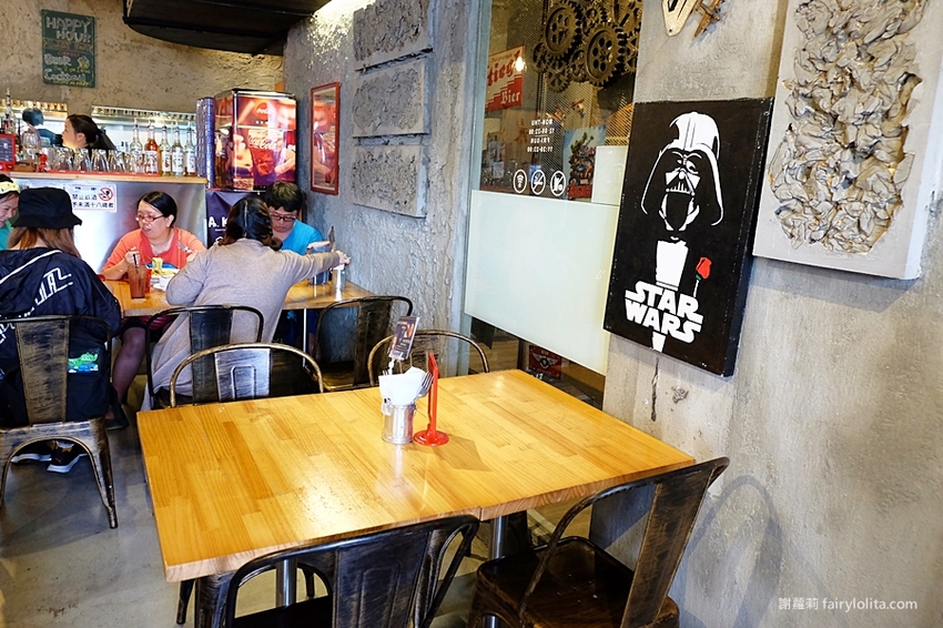 A.K.12 美式小館。大胃王一定要收藏！霸氣浮誇超狂大份量，超高CP值，營業時間人潮快擠爆！ @蹦啾♥謝蘿莉 La vie heureuse