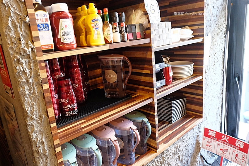 A.K.12 美式小館。大胃王一定要收藏！霸氣浮誇超狂大份量，超高CP值，營業時間人潮快擠爆！ @蹦啾♥謝蘿莉 La vie heureuse