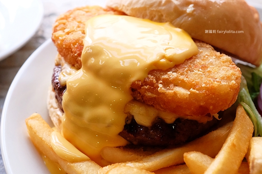 A.K.12 美式小館。大胃王一定要收藏！霸氣浮誇超狂大份量，超高CP值，營業時間人潮快擠爆！ @蹦啾♥謝蘿莉 La vie heureuse