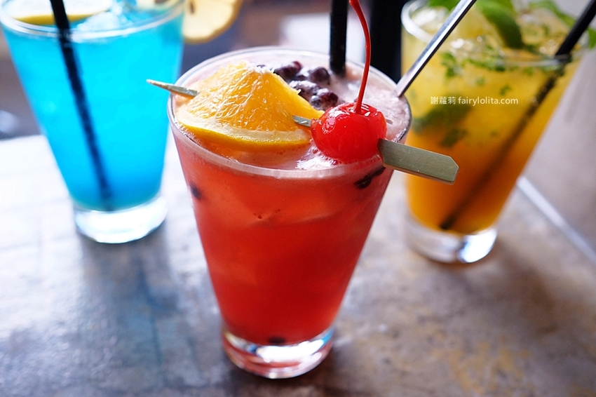 A.K.12 美式小館。大胃王一定要收藏！霸氣浮誇超狂大份量，超高CP值，營業時間人潮快擠爆！ @蹦啾♥謝蘿莉 La vie heureuse