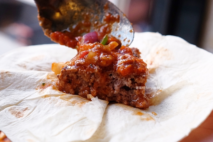 A.K.12 美式小館。大胃王一定要收藏！霸氣浮誇超狂大份量，超高CP值，營業時間人潮快擠爆！ @蹦啾♥謝蘿莉 La vie heureuse