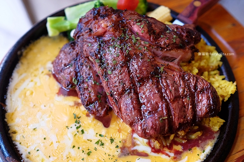 A.K.12 美式小館。大胃王一定要收藏！霸氣浮誇超狂大份量，超高CP值，營業時間人潮快擠爆！ @蹦啾♥謝蘿莉 La vie heureuse