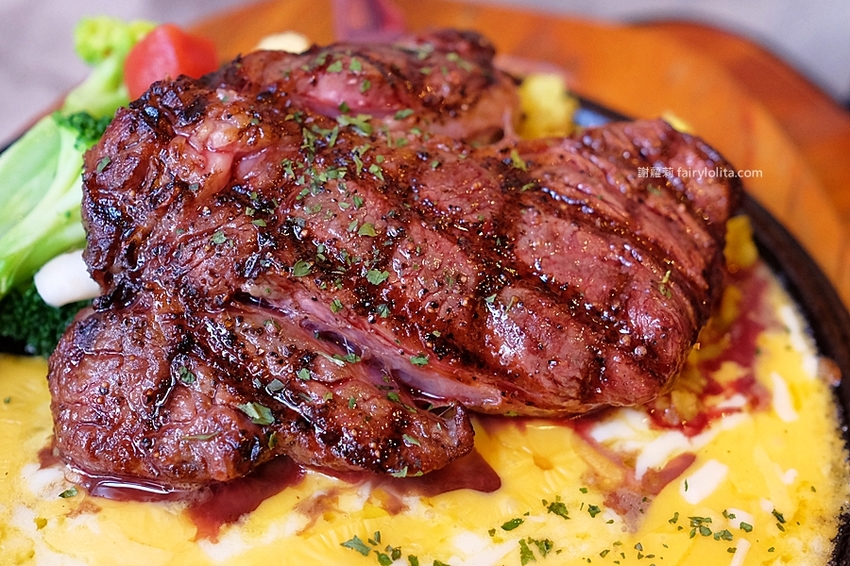 A.K.12 美式小館。大胃王一定要收藏！霸氣浮誇超狂大份量，超高CP值，營業時間人潮快擠爆！ @蹦啾♥謝蘿莉 La vie heureuse