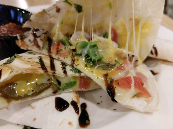 AK12美式小館：AK12美式小館-西門捷運站周邊的美式料理  聚餐約會的好選擇