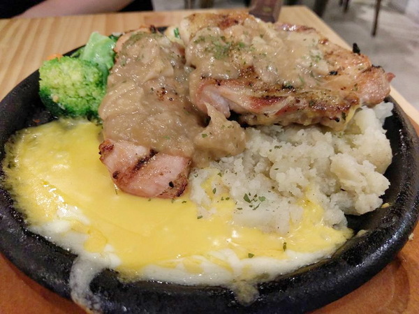 AK12美式小館:AK12美式小館-西門捷運站周邊的美式料理 聚餐約會的好選擇