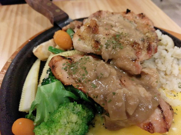 AK12美式小館：AK12美式小館-西門捷運站周邊的美式料理  聚餐約會的好選擇