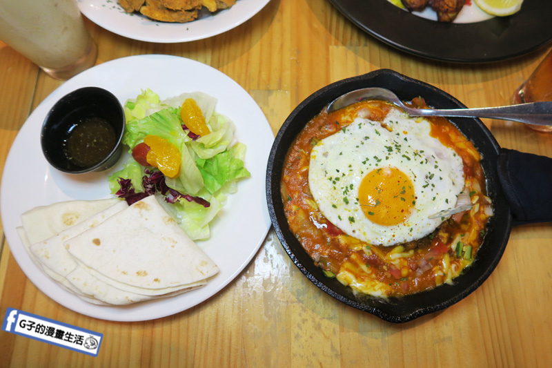 西門町.A.K.12 美式小館.佬墨的日出.美式漢堡.寵物友善餐廳