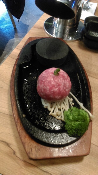 Oh My Stone 球牛排:【台北市信義區 / 午餐】Oh My Stone 球牛排